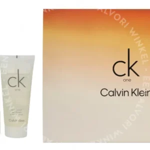 Calvin Klein CK One Giftset 215ml Edt Spray 100ml/Body Wash 100ml/Edt Spray 15ml fles en verpakking